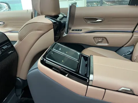 2024 Century Century 3.5L 262HP V6 E-CVT PHEV 18.1KWH