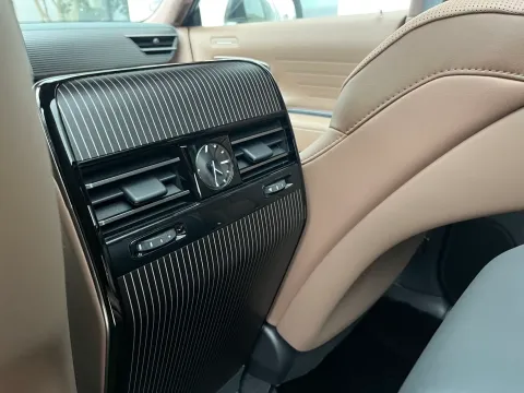 2024 Century Century 3.5L 262HP V6 E-CVT PHEV 18.1KWH