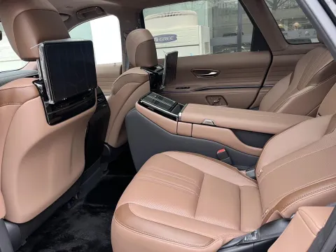 2024 Century Century 3.5L 262HP V6 E-CVT PHEV 18.1KWH