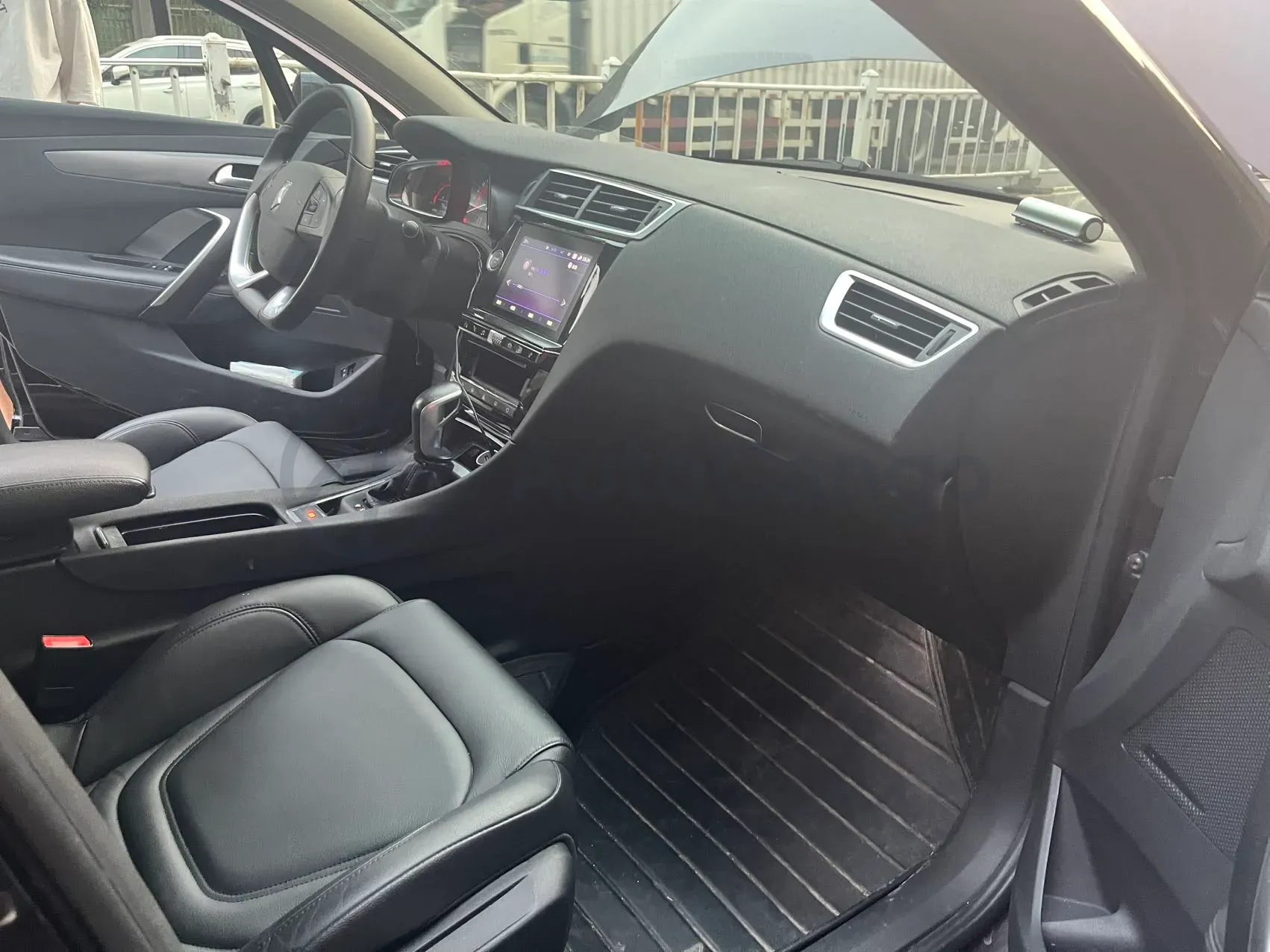 2016 DS 5LS 1.6T 167HP L4 6AT,autocango,china used car exporter,china ev exporter,chinese used car exporter,chinese used ev exporter
