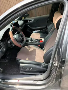 2025 Audi A4L 2.0T 190HP L4 7DCT,autocango,china used car exporter,china ev exporter,chinese used car exporter,chinese used ev exporter