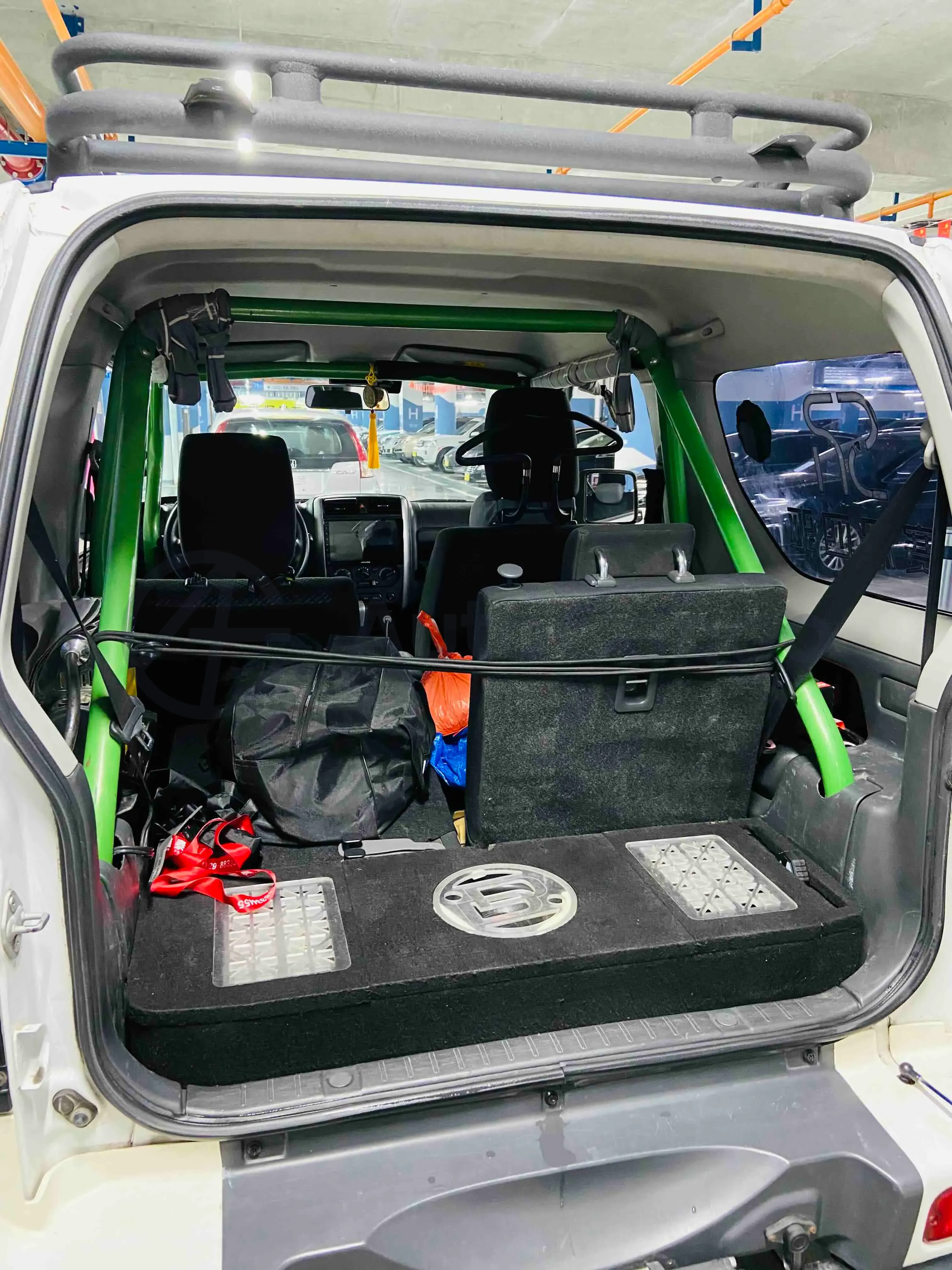 2015 Suzuki Jimny 1.3L 85HP L4 4AT,autocango,china used car exporter,china ev exporter,chinese used car exporter,chinese used ev exporter