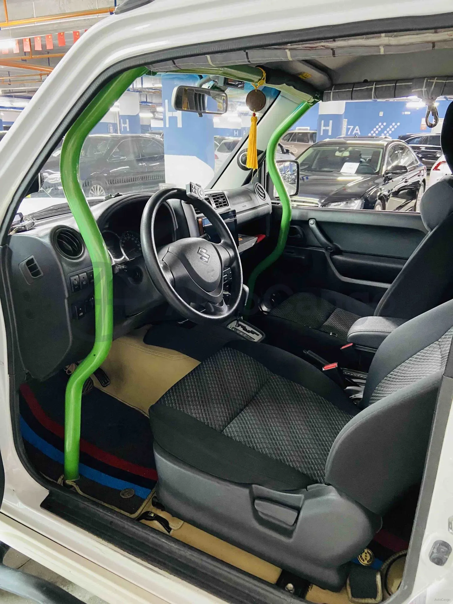 2015 Suzuki Jimny 1.3L 85HP L4 4AT,autocango,china used car exporter,china ev exporter,chinese used car exporter,chinese used ev exporter