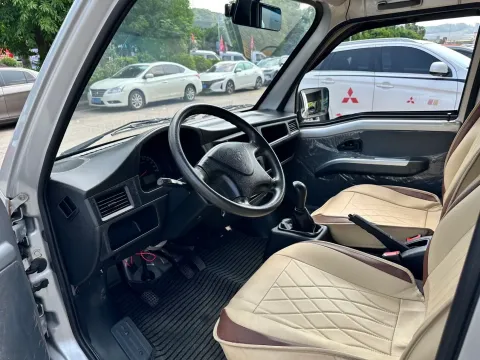 2020 WuLing ZhiGuang 1.2L 76HP L4 5MT,autocango,china used car exporter,china ev exporter,chinese used car exporter,chinese used ev exporter