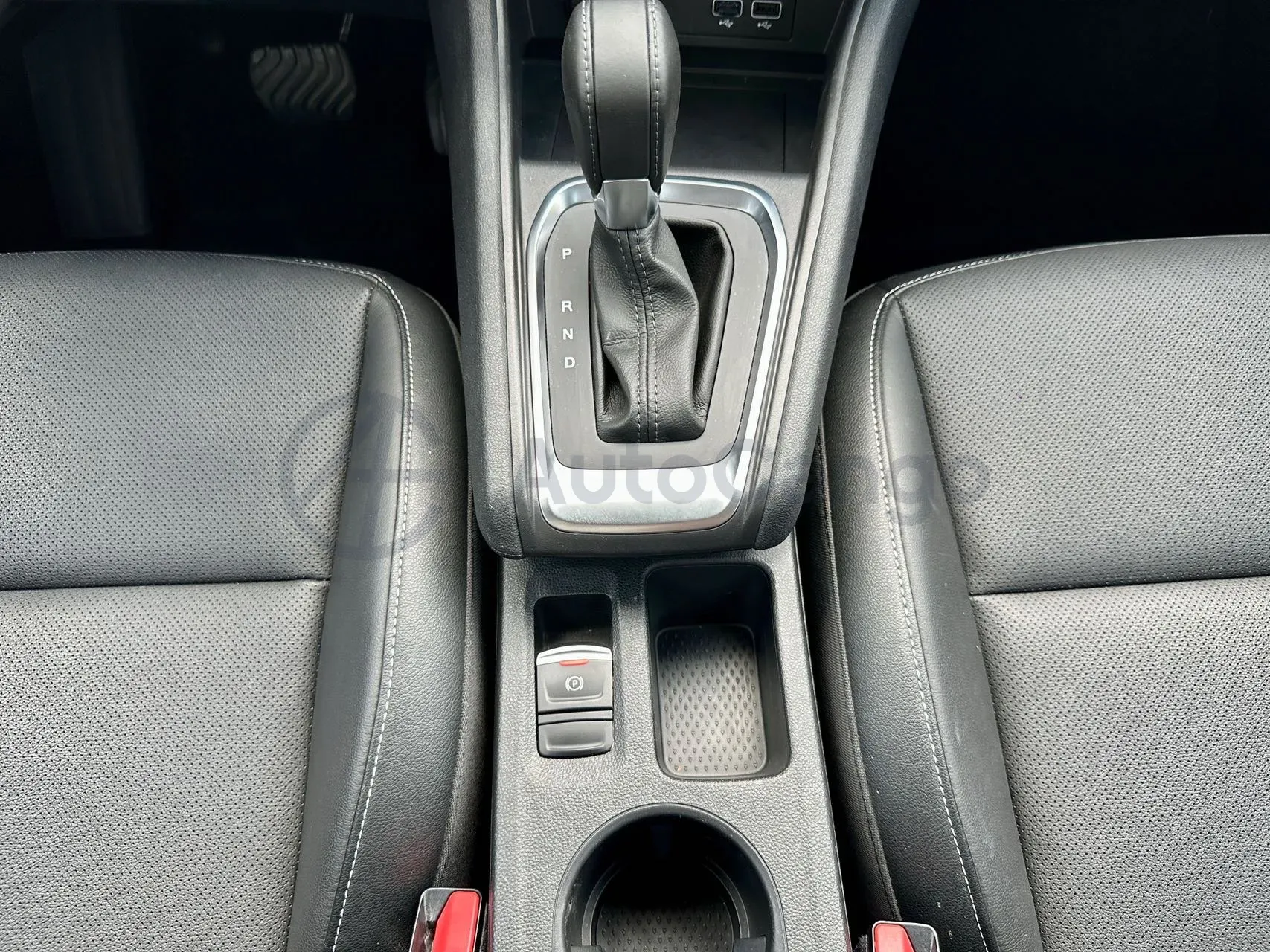 2019 Renault Captur 1.3T 159HP L4 7DCT,autocango,china used car exporter,china ev exporter,chinese used car exporter,chinese used ev exporter