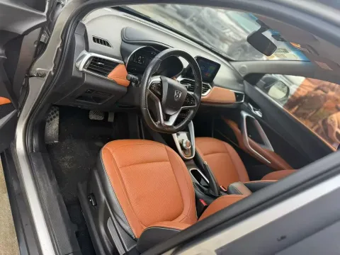 2017 HaiMa S5 Young Edition 1.6L 122HP L4 5MT,autocango,china used car exporter,china ev exporter,chinese used car exporter,chinese used ev exporter