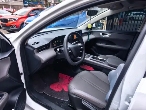 2025 Roewe D6 BEV