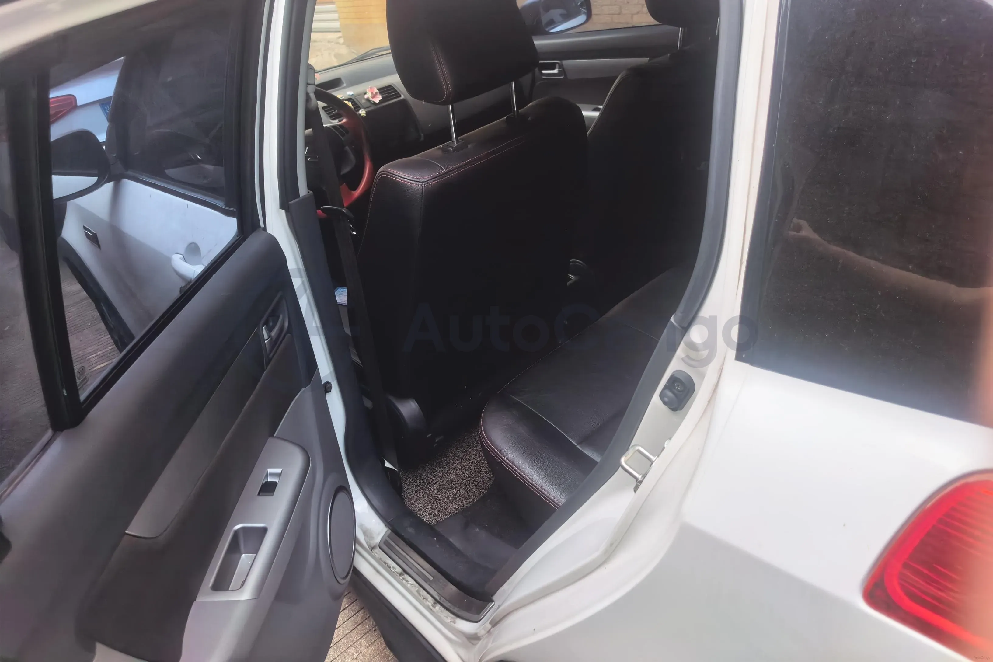 2016 Suzuki Swift 1.5L 103HP L4 4AT,autocango,china used car exporter,china ev exporter,chinese used car exporter,chinese used ev exporter