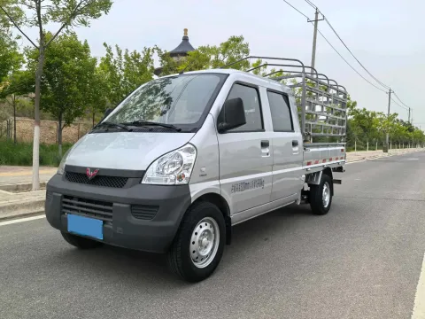 2021 WuLing RongGuang Mini Truck 1.5L 99HP L4 5MT,autocango,china used car exporter,china ev exporter,chinese used car exporter,chinese used ev exporter