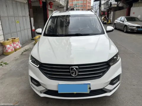2018 BaoJun 360 1.5L 112HP L4 6MT,autocango,china used car exporter,china ev exporter,chinese used car exporter,chinese used ev exporter