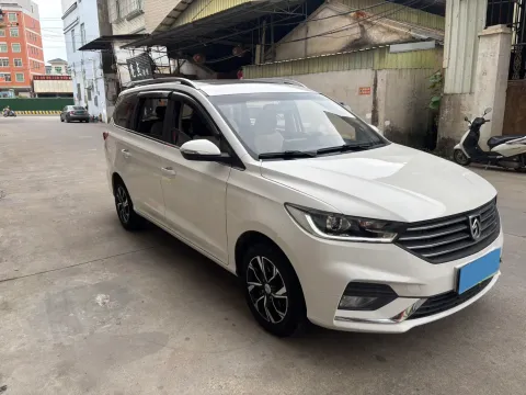 2018 BaoJun 360 1.5L 112HP L4 6MT,autocango,china used car exporter,china ev exporter,chinese used car exporter,chinese used ev exporter