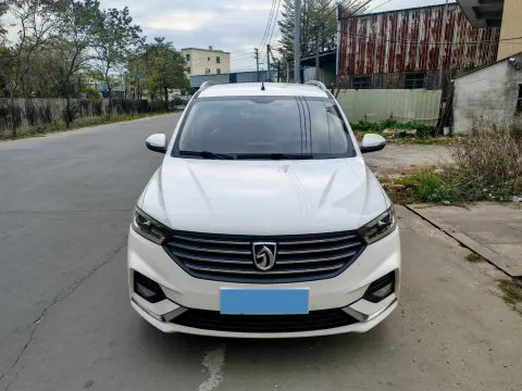 2019 BaoJun 360 1.5L 99HP L4 6MT,autocango,china used car exporter,china ev exporter,chinese used car exporter,chinese used ev exporter