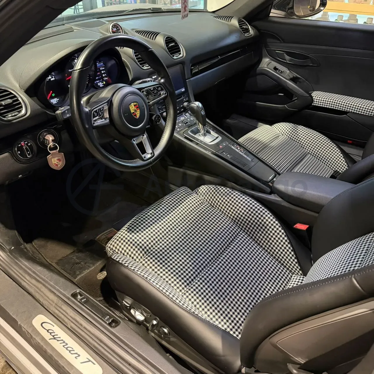 2022 Porsche 718 2.0T 300HP H4 7DCT,autocango,china used car exporter,china ev exporter,chinese used car exporter,chinese used ev exporter