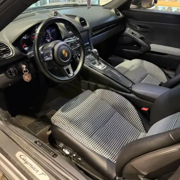 2022 Porsche 718 2.0T 300HP H4 7DCT