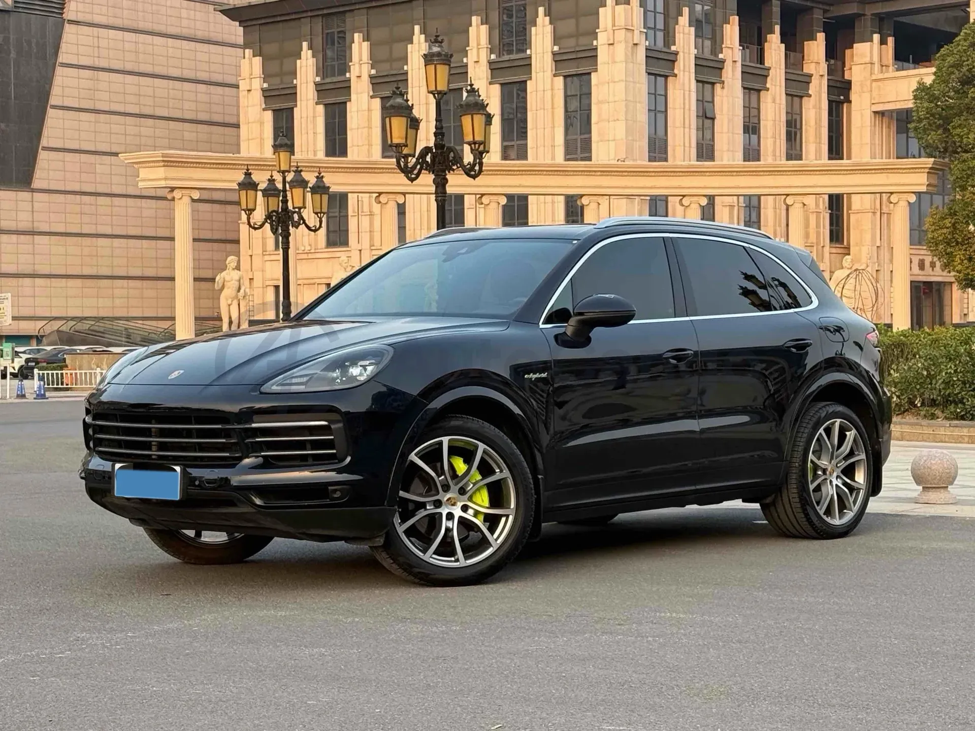 2023 Porsche Cayenne 2.0T 252HP L4 8AT PHEV 17.9KWH,autocango,china used car exporter,china ev exporter,chinese used car exporter,chinese used ev exporter