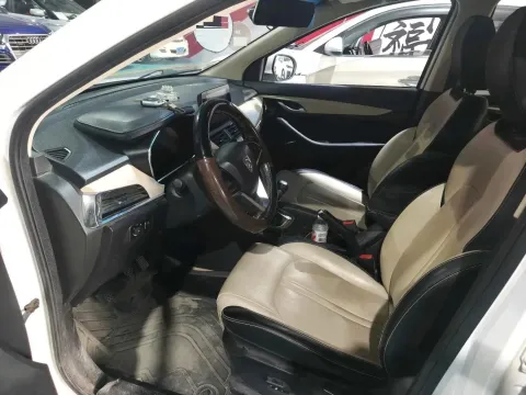 2018 BaoJun 360 1.5L 112HP L4 6MT,autocango,china used car exporter,china ev exporter,chinese used car exporter,chinese used ev exporter