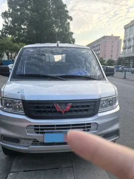 2022 WuLing RongGuang New Truck 1.5L 102HP L4 5MT,autocango,china used car exporter,china ev exporter,chinese used car exporter,chinese used ev exporter