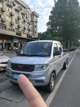 2022 WuLing RongGuang New Truck 1.5L 102HP L4 5MT,autocango,china used car exporter,china ev exporter,chinese used car exporter,chinese used ev exporter