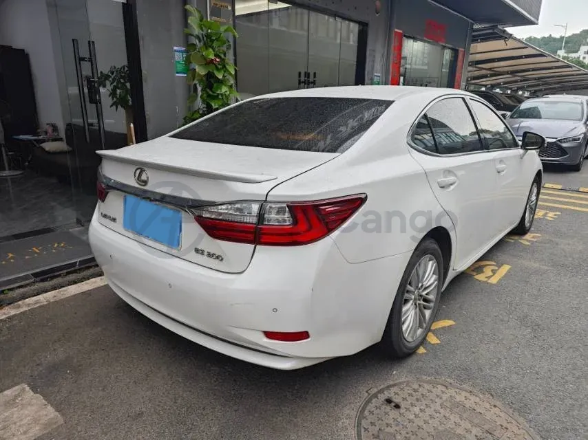 2015 Lexus ES 2.0L 167HP L4 6AT,autocango,china used car exporter,china ev exporter,chinese used car exporter,chinese used ev exporter