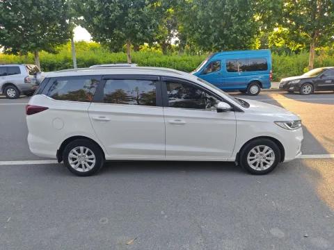 2019 BaoJun 360 1.5L 105HP L4 CVT,autocango,china used car exporter,china ev exporter,chinese used car exporter,chinese used ev exporter