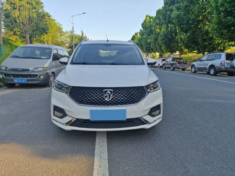 2019 BaoJun 360 1.5L 105HP L4 CVT,autocango,china used car exporter,china ev exporter,chinese used car exporter,chinese used ev exporter