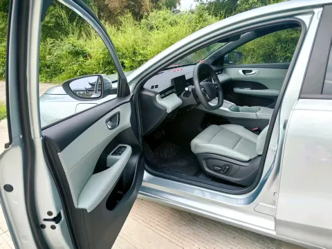 2025 Roewe D6 BEV