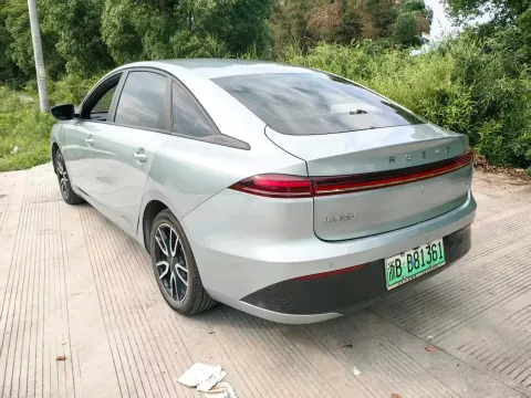 2025 Roewe D6 BEV