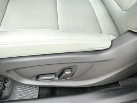 2025 Roewe D6 BEV