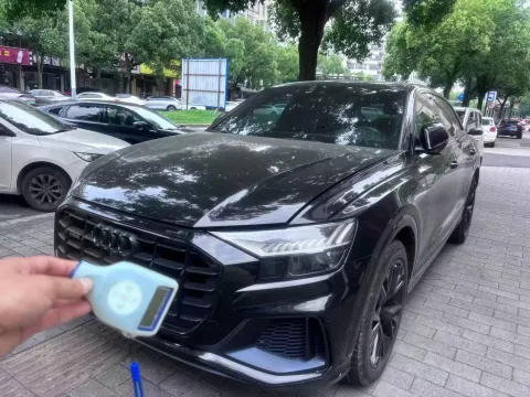 2022 Audi Q8 3.0T 340HP V6 8AT,autocango,china used car exporter,china ev exporter,chinese used car exporter,chinese used ev exporter