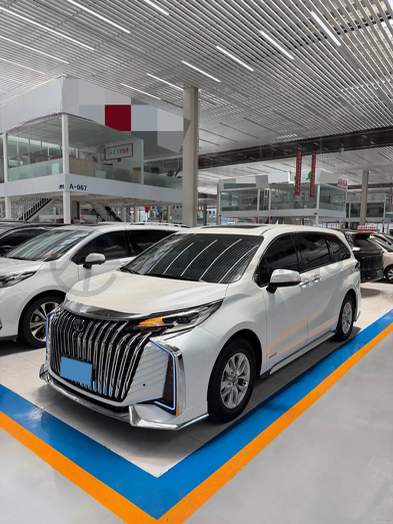 2024 Toyota Granvia 2.5L 189HP L4 E-CVT Hybrid,autocango,china used car exporter,china ev exporter,chinese used car exporter,chinese used ev exporter
