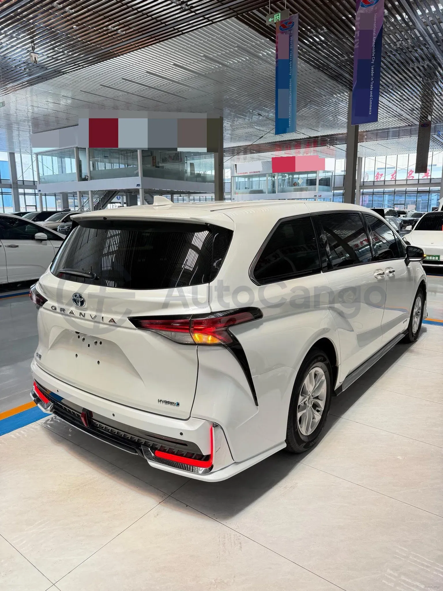 2024 Toyota Granvia 2.5L 189HP L4 E-CVT Hybrid,autocango,china used car exporter,china ev exporter,chinese used car exporter,chinese used ev exporter