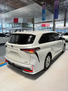 2024 Toyota Granvia 2.5L 189HP L4 E-CVT Hybrid
