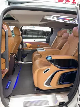 2024 Toyota Granvia 2.5L 189HP L4 E-CVT Hybrid