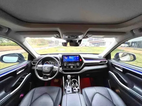 2023 Toyota Highlander 2.5L 189HP L4 E-CVT Hybrid