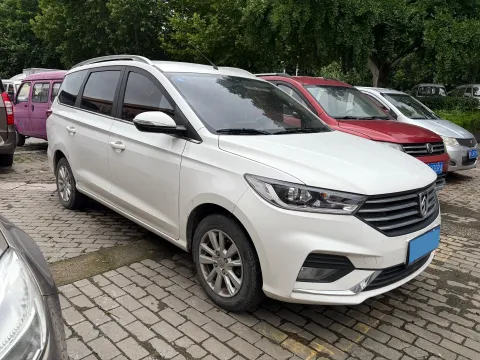 2019 BaoJun 360 1.5L 105HP L4 6MT,autocango,china used car exporter,china ev exporter,chinese used car exporter,chinese used ev exporter