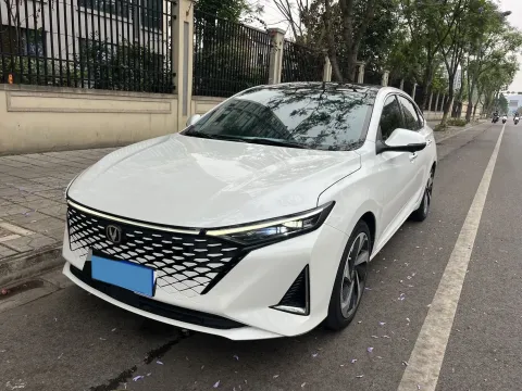 2023 ChangAn Raeton Plus 1.5T 188HP L4 7DCT,autocango,china used car exporter,china ev exporter,chinese used car exporter,chinese used ev exporter