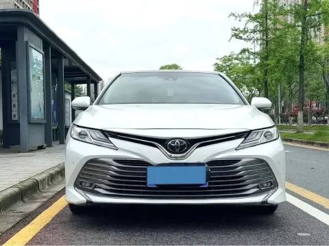 2019 Toyota Camry 2.5L 209HP L4 8AT