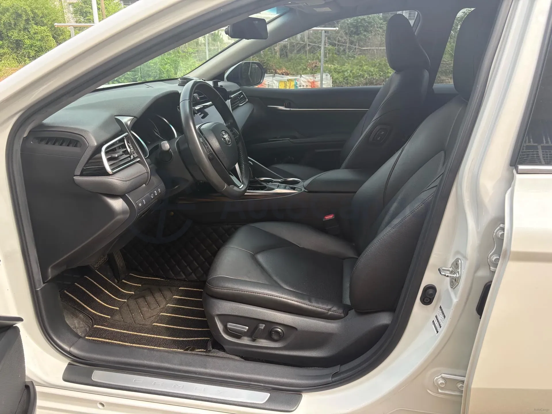 2019 Toyota Camry 2.5L 209HP L4 8AT,autocango,china used car exporter,china ev exporter,chinese used car exporter,chinese used ev exporter