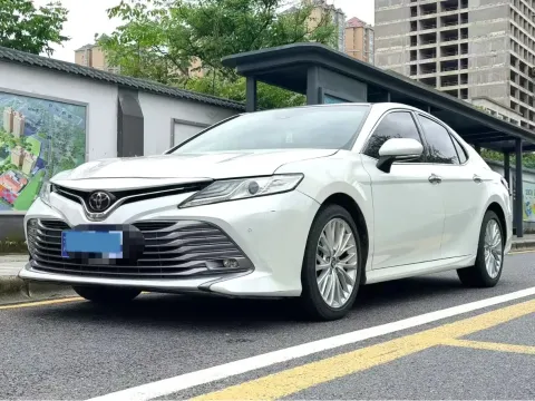 2019 Toyota Camry 2.5L 209HP L4 8AT