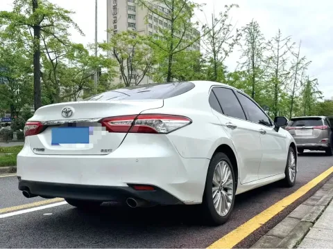 2019 Toyota Camry 2.5L 209HP L4 8AT
