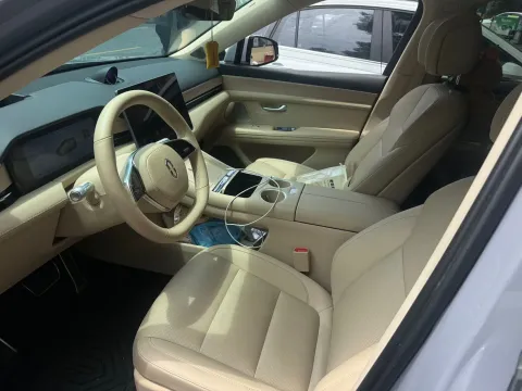 2025 AITO AITO M5 1.5T 152HP L4 REEV 42KWH,autocango,china used car exporter,china ev exporter,chinese used car exporter,chinese used ev exporter