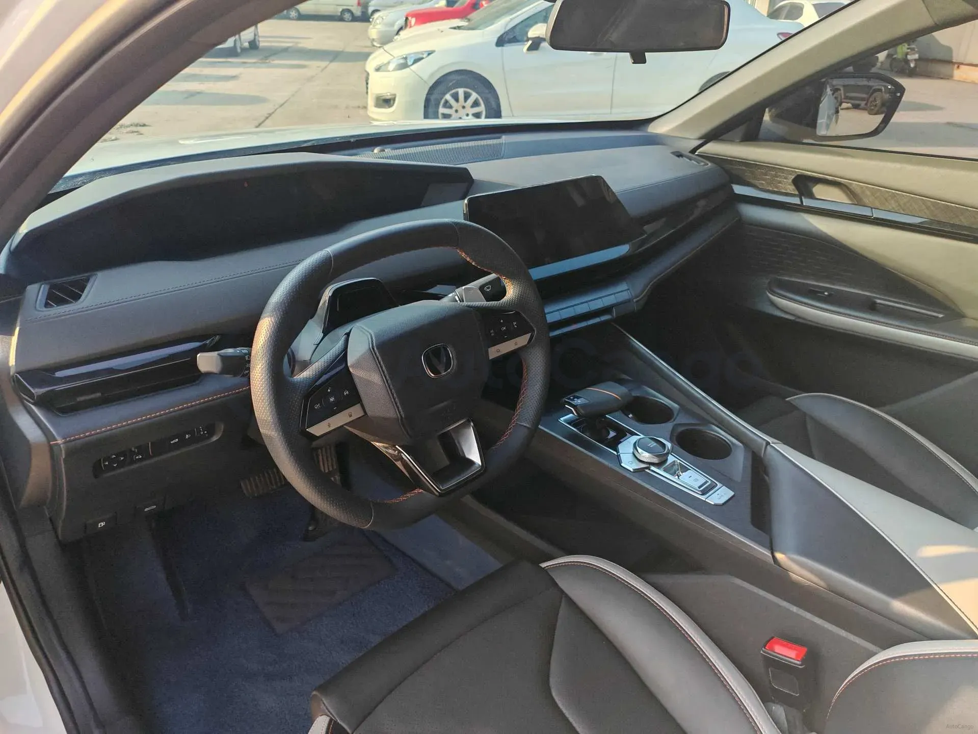 2023 ChangAn UNI-V 1.5T 188HP L4 7DCT,autocango,china used car exporter,china ev exporter,chinese used car exporter,chinese used ev exporter