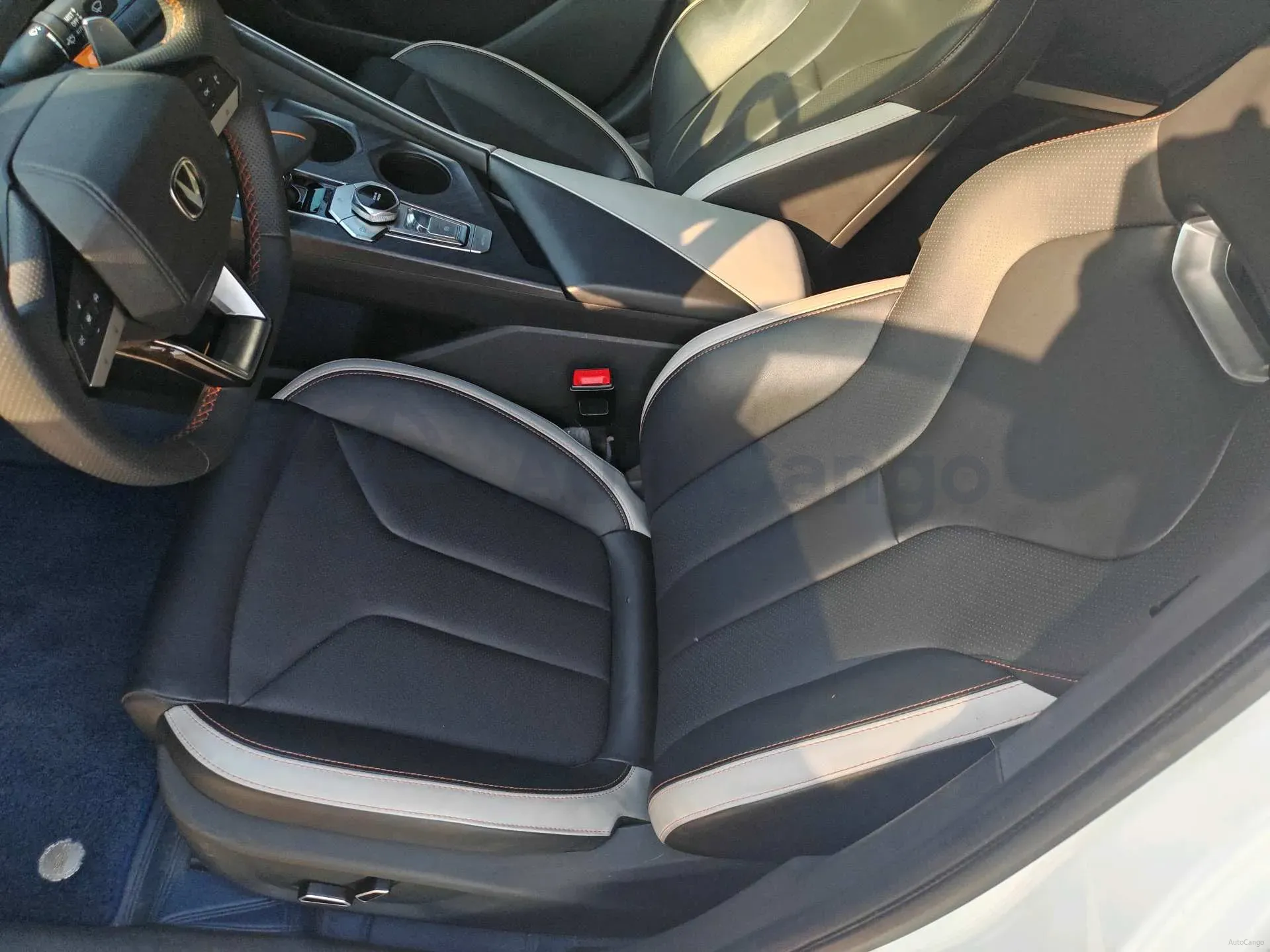 2023 ChangAn UNI-V 1.5T 188HP L4 7DCT,autocango,china used car exporter,china ev exporter,chinese used car exporter,chinese used ev exporter