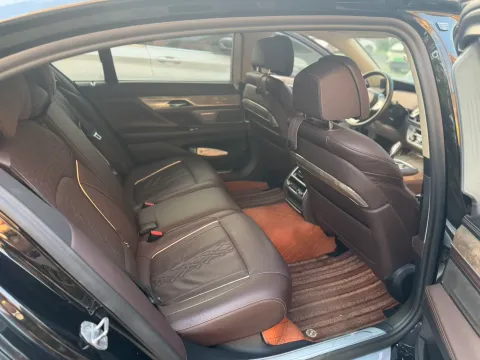 2021 BMW 7 Series 3.0T 340HP L6 8AT,autocango,china used car exporter,china ev exporter,chinese used car exporter,chinese used ev exporter