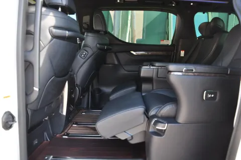 2020 Toyota Alphard 2.5L 117HP L4 E-CVT Hybrid