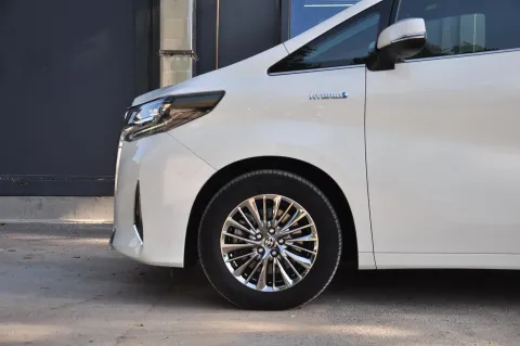 2020 Toyota Alphard 2.5L 117HP L4 E-CVT Hybrid