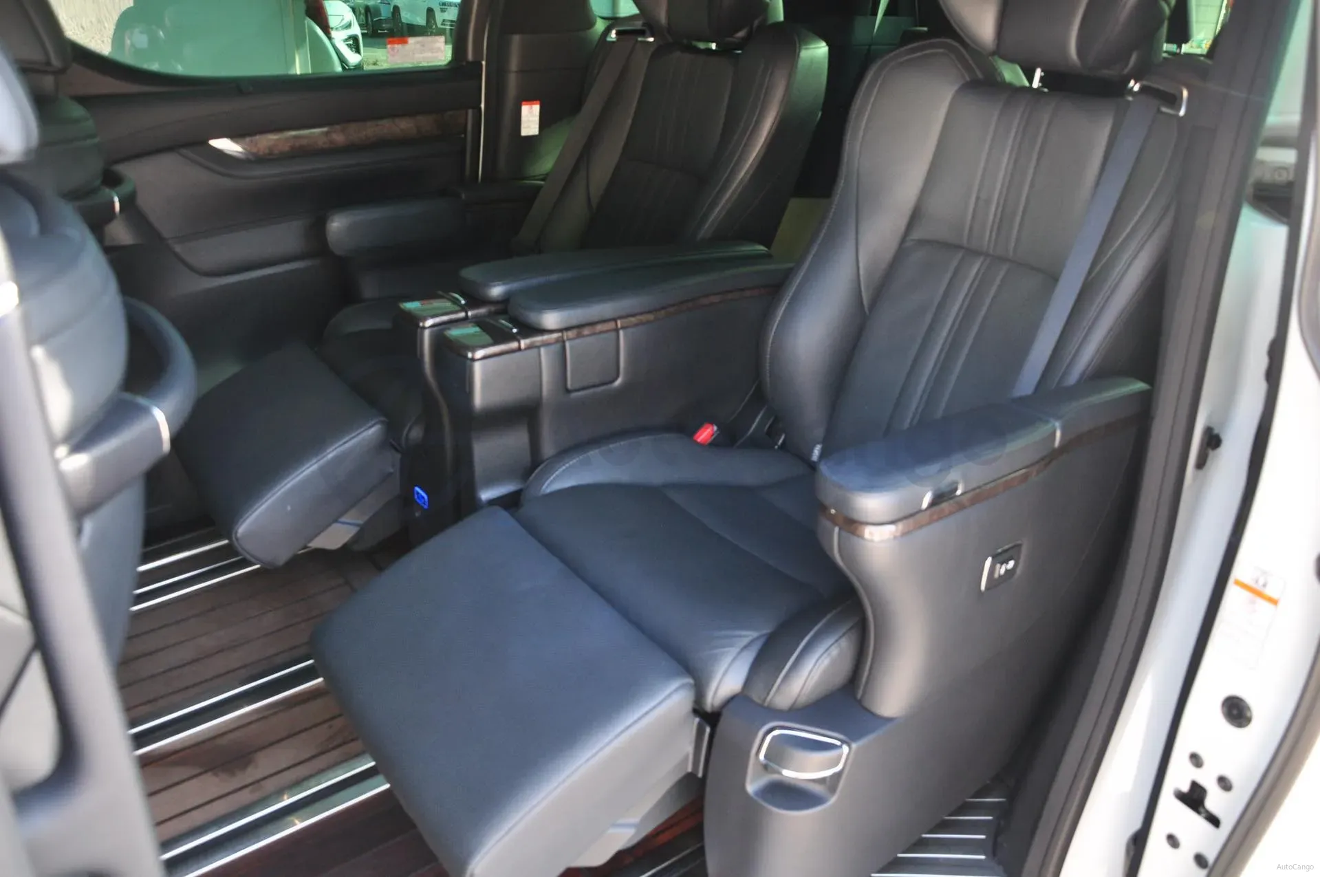 2020 Toyota Alphard 2.5L 117HP L4 E-CVT Hybrid,autocango,china used car exporter,china ev exporter,chinese used car exporter,chinese used ev exporter