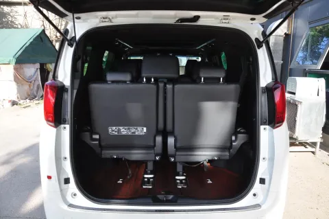 2020 Toyota Alphard 2.5L 117HP L4 E-CVT Hybrid