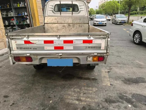 2022 WuLing RongGuang Mini Truck 1.5L 99HP L4 5MT,autocango,china used car exporter,china ev exporter,chinese used car exporter,chinese used ev exporter
