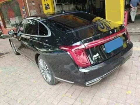 2020 HongQi H9 2.0T 252HP L4 7DCT